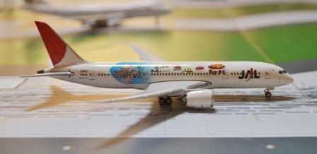 JAL B787-8 幻の機体「JA851J」 ジェブリ塗装機