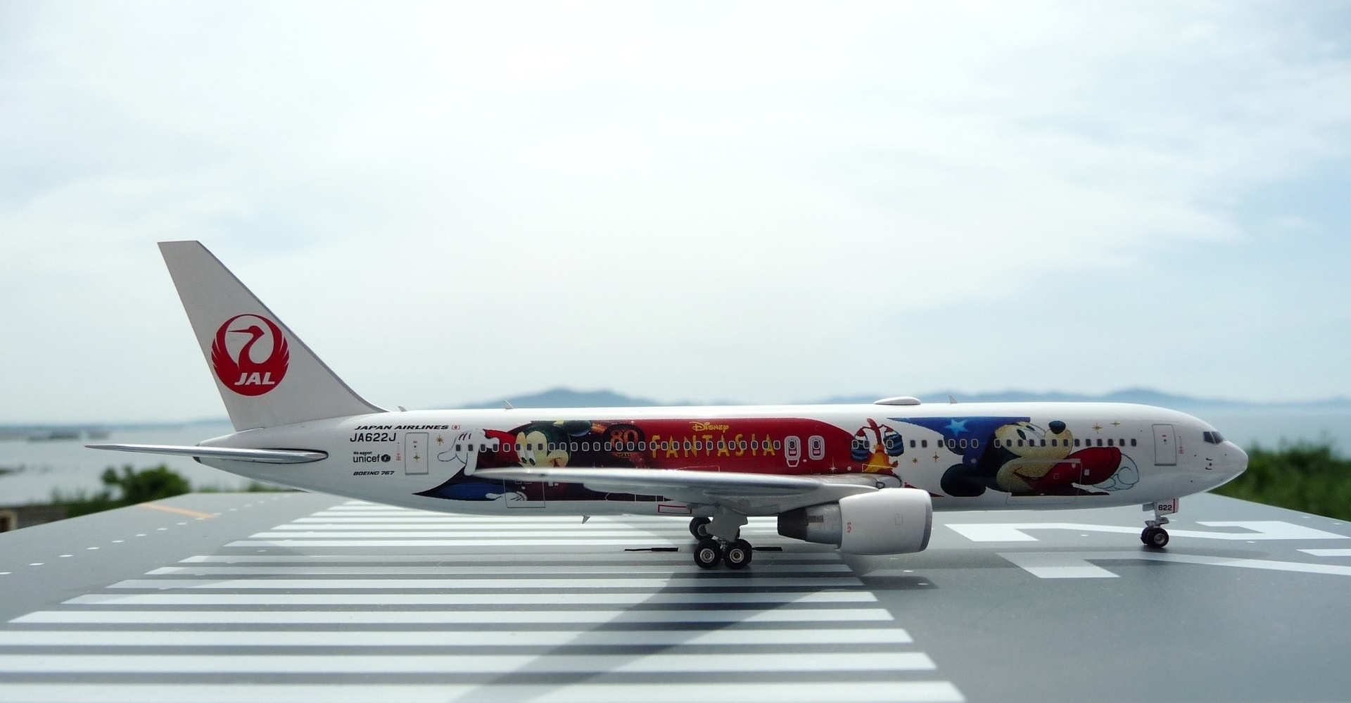 JAL DREAM EXPRESS FANTASIA 80」B767-300ER JA622J 1/400スケール 