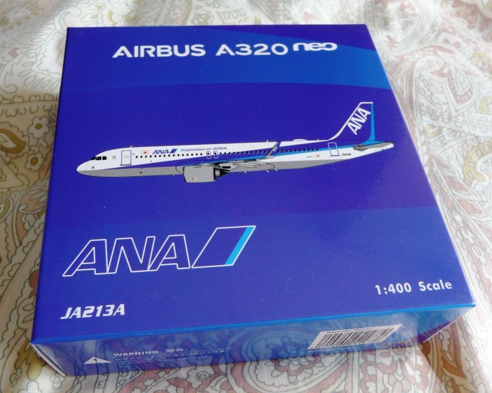ANA A320neo JA213A 1/400スケールモデルとA320-211（従来型）JA8390 1 