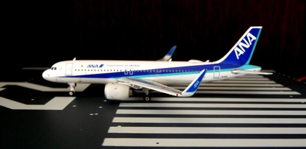 ANA A320neo JA213A 1/400スケールモデルとA320-211（従来型）JA8390 1