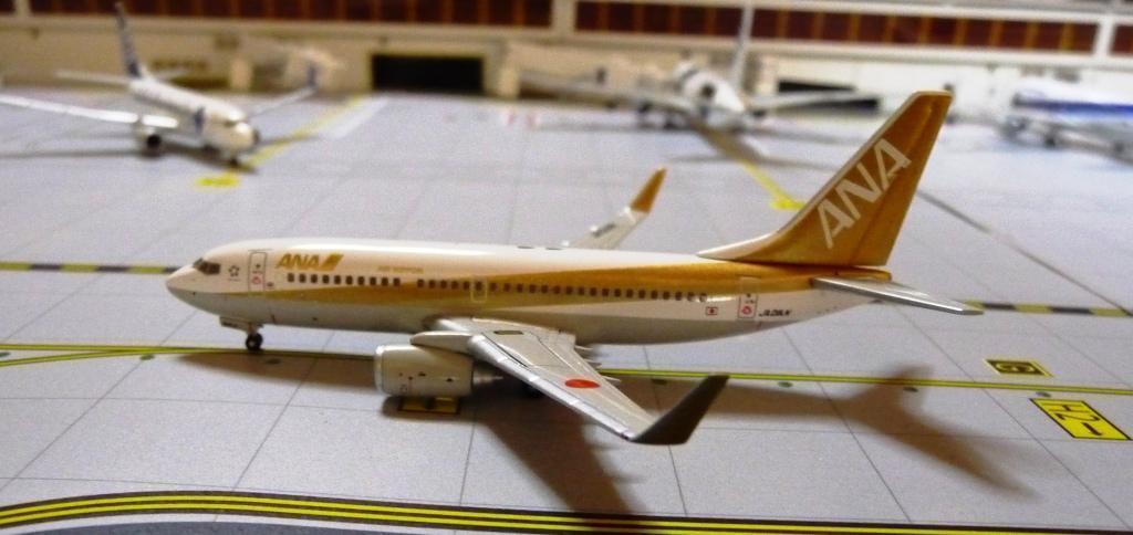 Ｂ７３７-700 「ゴールドジェット」 1/400ｻｲｽﾞ モデル 輝いて・・・: アナちゃん趣味便り！