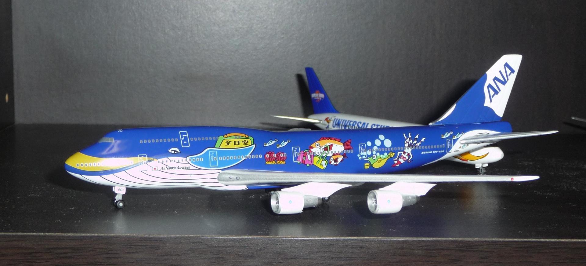 全日空商事 1/200 マリンジャンボ B747-400 馬鹿馬鹿しく 飛行機 模型