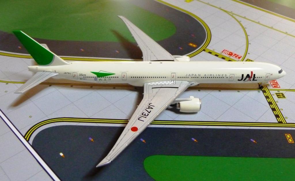 JALエコジェット初期塗装機モデル 2号機 JA731J（1
