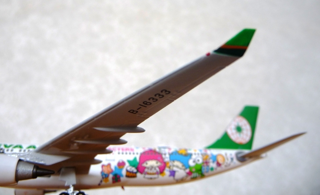 1/400 エバー航空 EVAAIR A330-300 キティジェット B-16333 - ミニカー