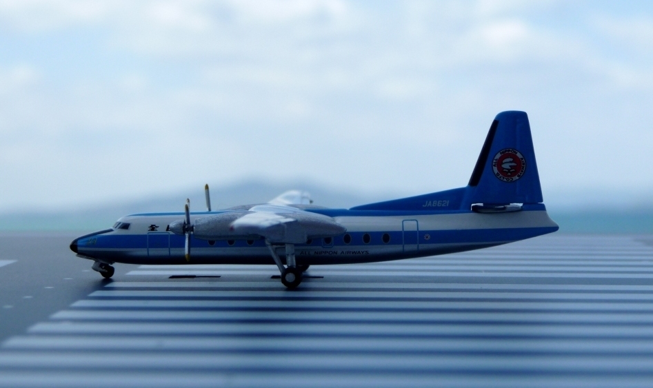 Aeroclassics ANA Fokker モヒカン JA8621 飛行機-