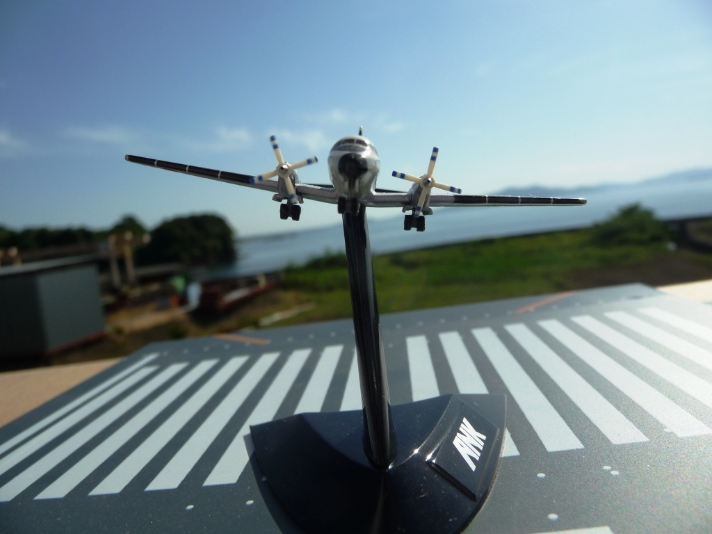 全日空商事 【予約商品】YS-11A トリトン塗装 ダイキャスト