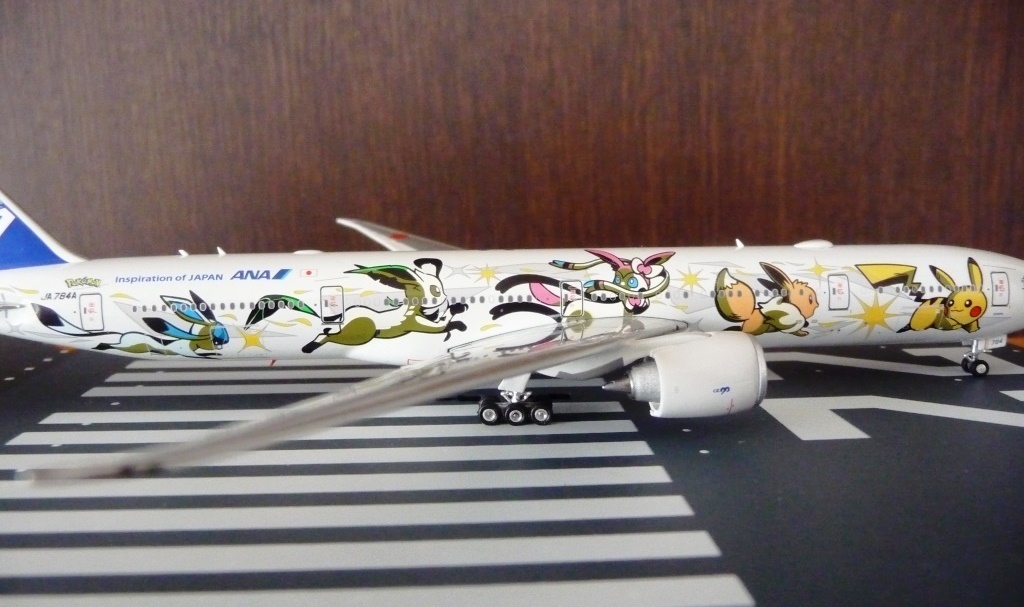 ANA 「イーブイジェットNH」 B777-7300ER(JA784A)1/400 ANA 「イーブイジェットNH」 B777-7300ER(JA784A)1/400